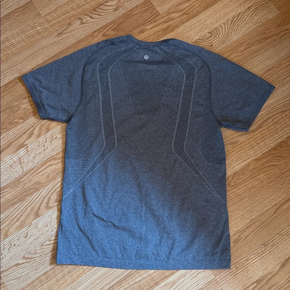 Men's Lululemon Techloom Short Sleeve Henley Shirt - Gray - Picture 5 of 8